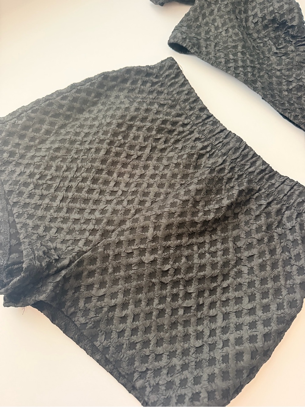 2/$25 Kaylee Kollection Black Puff Sleeve Crop Top and short set - Picture 2 of 5